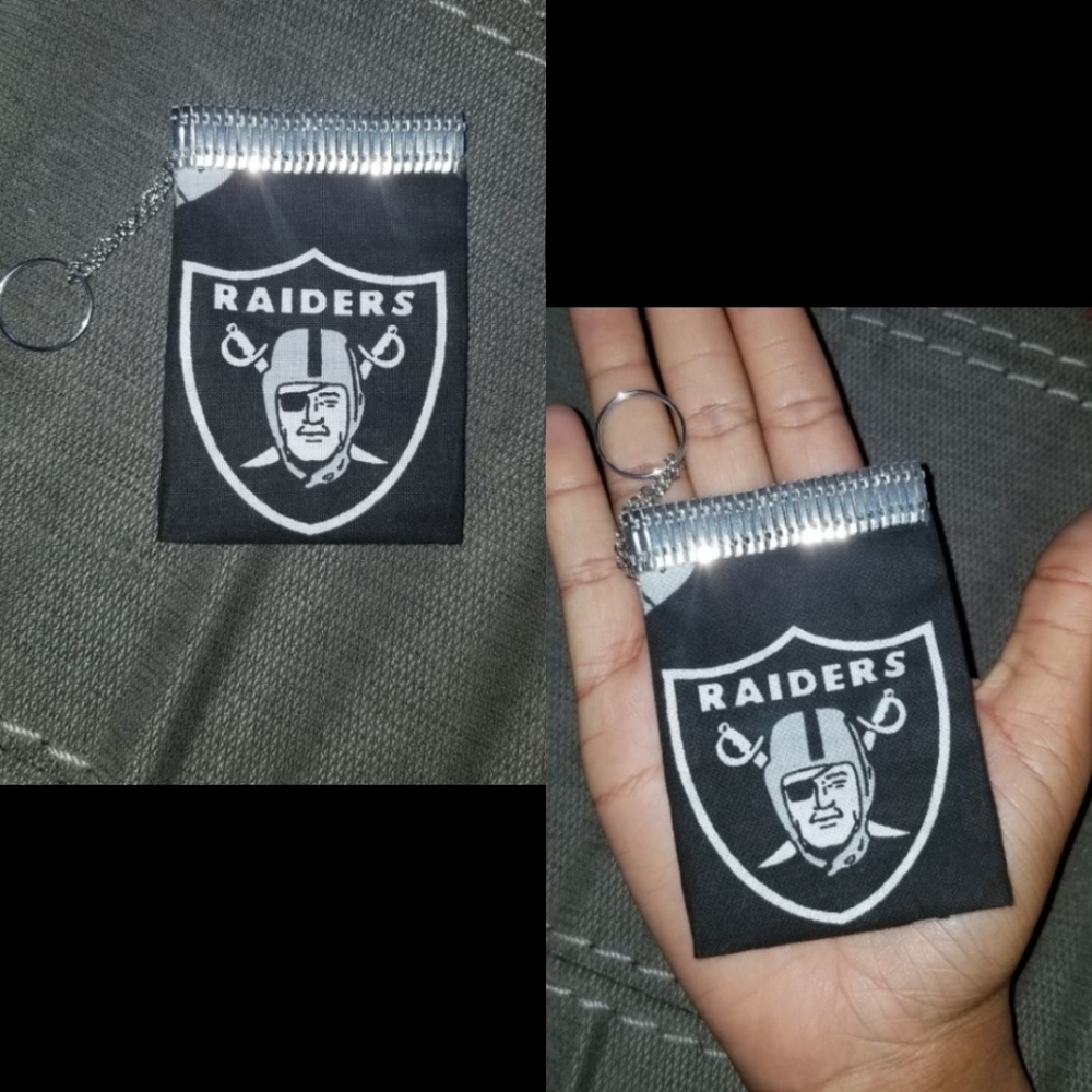 Oakland Raiders Ccard/Loose Money Keychain Pouch